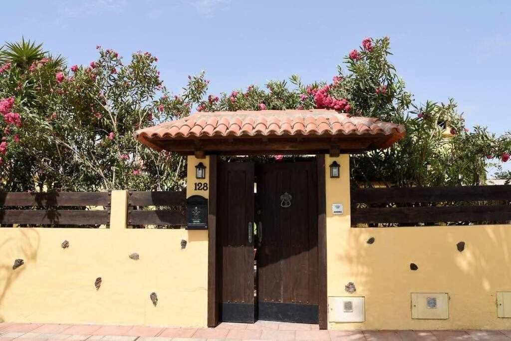 Aurora Mari Villa Your Dream Steps From The Ocean Shore กาเลตาเดฟุสเต ภายนอก รูปภาพ