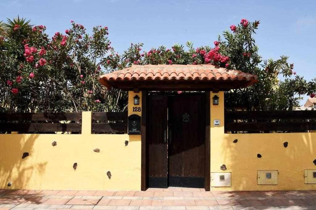 Aurora Mari Villa Your Dream Steps From The Ocean Shore กาเลตาเดฟุสเต ภายนอก รูปภาพ