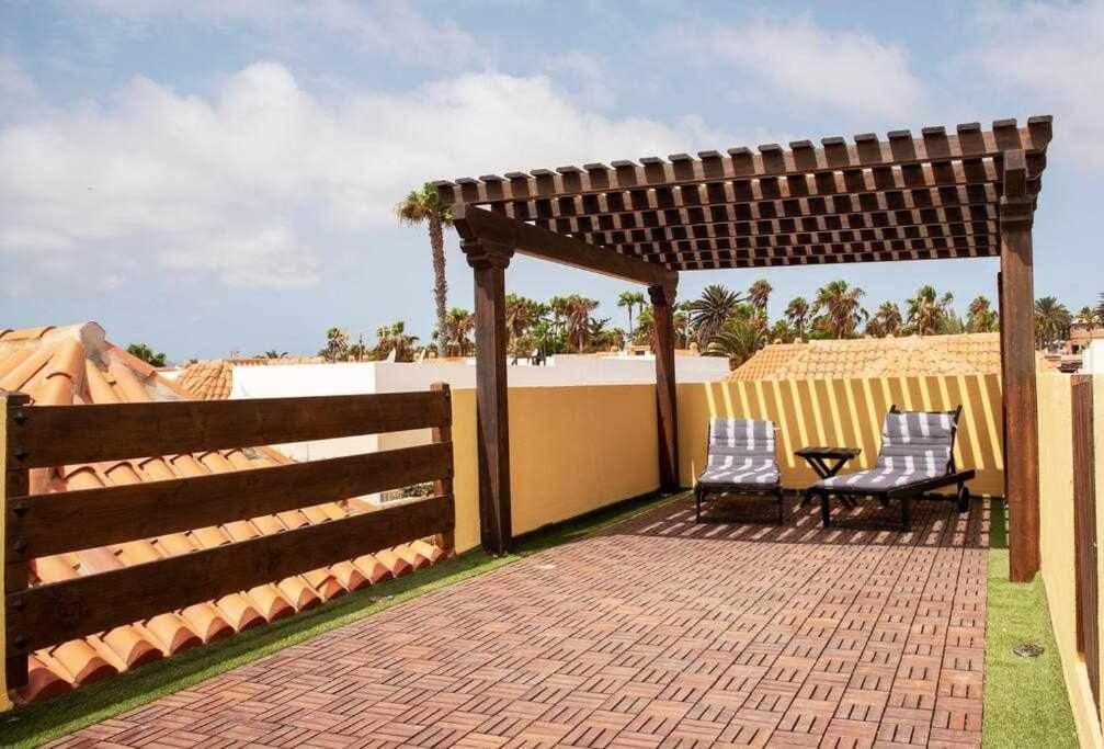Aurora Mari Villa Your Dream Steps From The Ocean Shore กาเลตาเดฟุสเต ภายนอก รูปภาพ